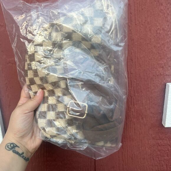 Pink Lily Checkered Belt Bag - Sold Out - Picture 3 of 3